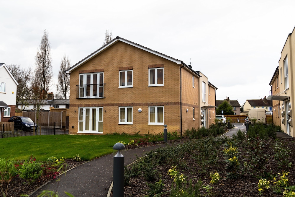 Heathrow Living Serviced Apartments by Ferndale