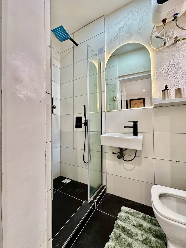 Luxury 2BR Apt Central Lekki Phase 1