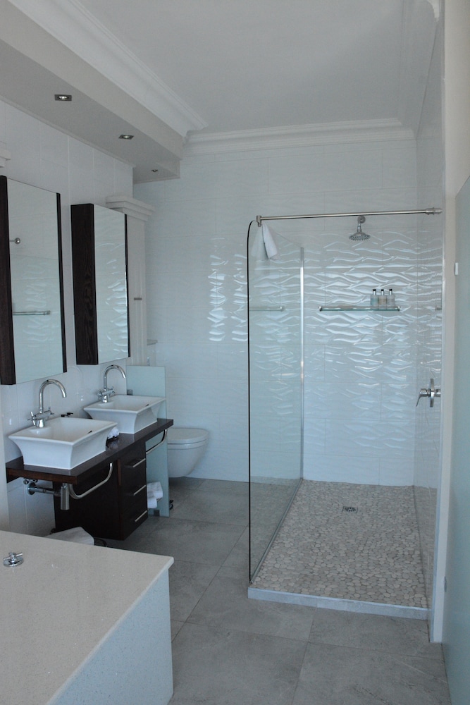 Head over Hills Luxury Retreat