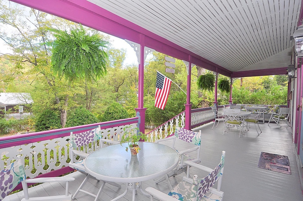 Manor at Berkeley Springs - Property Image 5