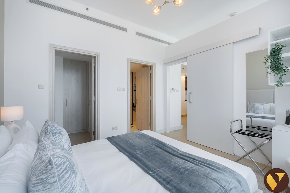 Vogue Business Bay Walkable to Dubai Mal