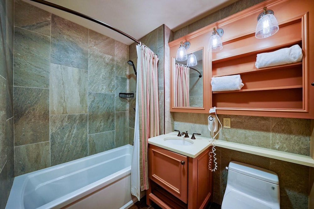 Buffalo Lodge 3 Bed 3 Bath
