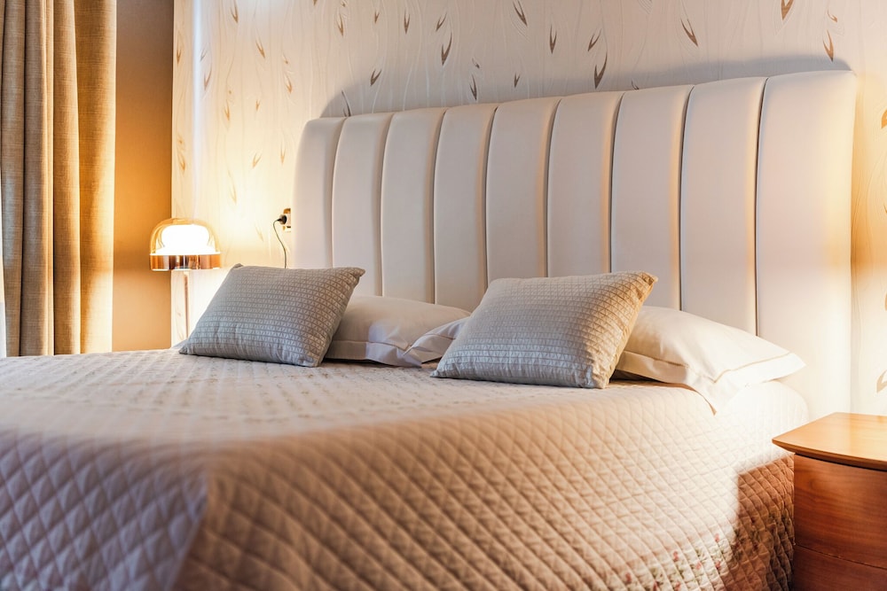 Vollga Luxury Seafront Suite