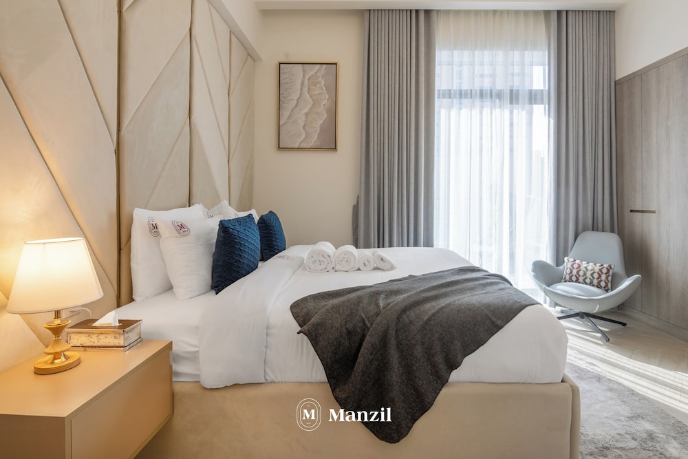 Manzil- Chic 2BR w Pool nr Circle Mall