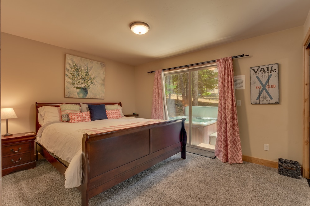 The Westlands Lodge 1135ac 4 Bedroom Home