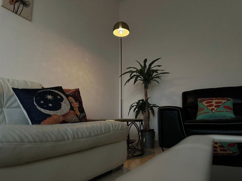 Sunny Side Luxé Hostel