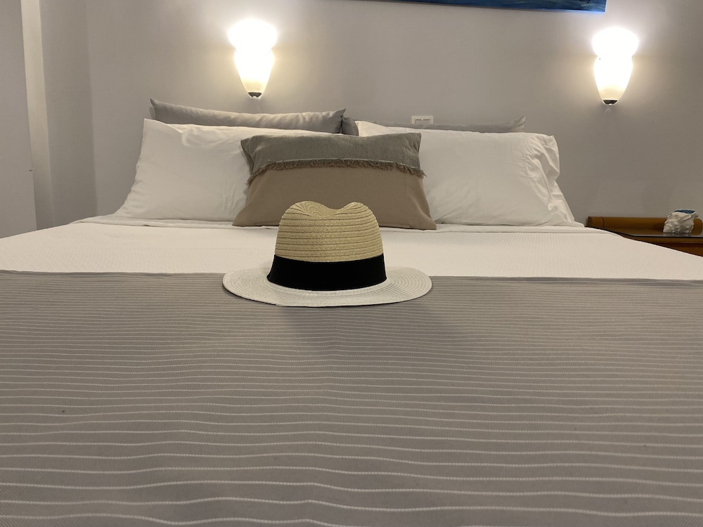 Dedes Apartments