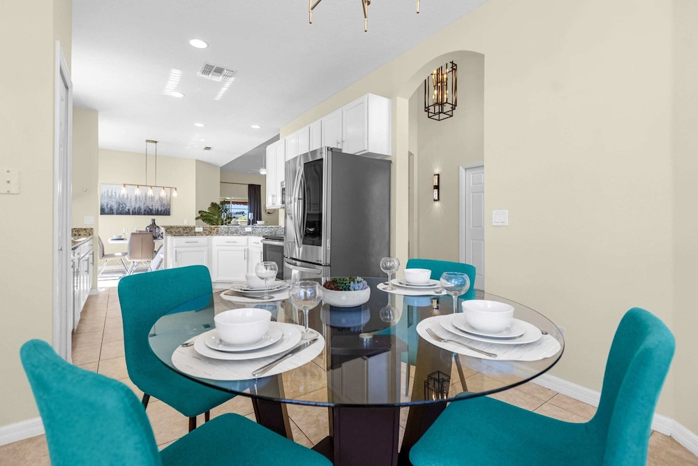 Upstay: Crystal Cove Resort Villa w/ Pool & Games