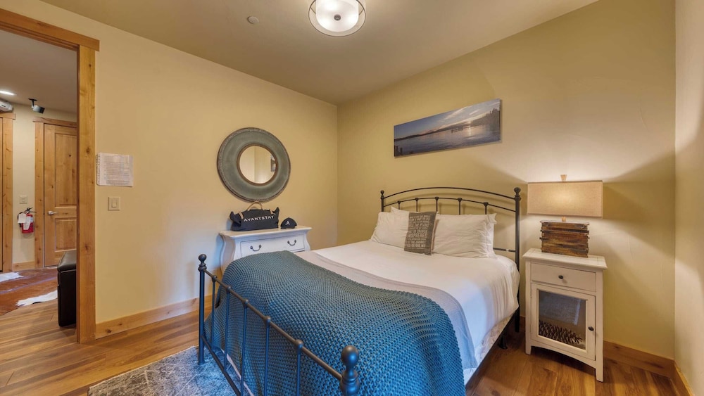 Cozy Tahoe Retreat w/ Hot Tub, Movie Room & Forest Views Tahoma Getaway by Avantstay