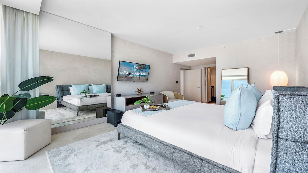 Luxury Vacation Rentals at The Setai by LRMB