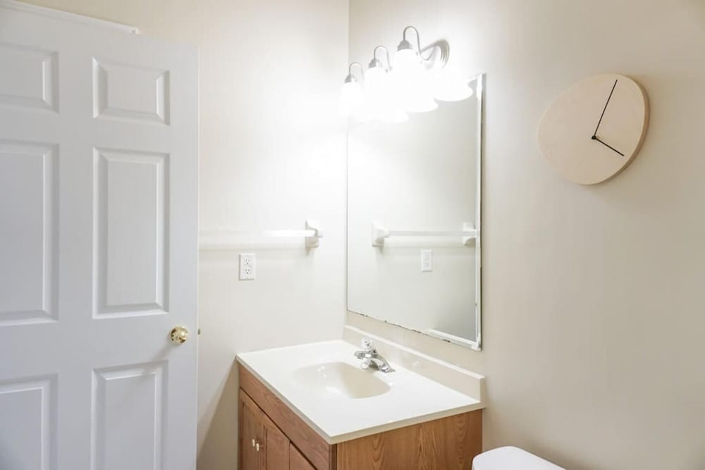 Saint John Vacations - Premium 2-bed Condo Uptown SJ w Parking Location - Property Image 8