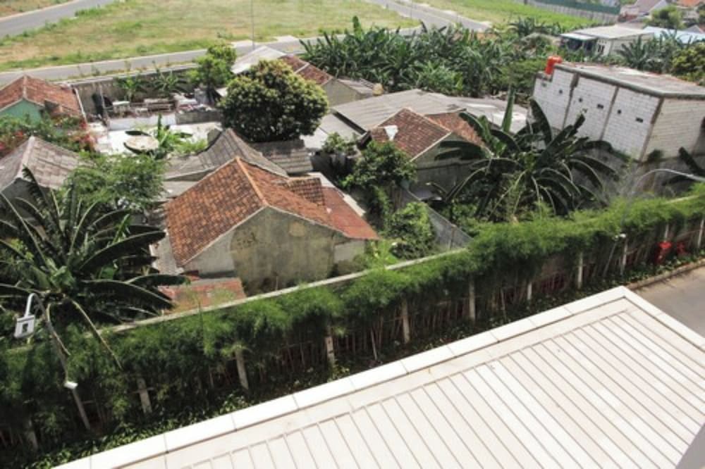 Modern and Comfortable Studio Apartment Springlake Summarecon near Summarecon, เบคาซี - 21