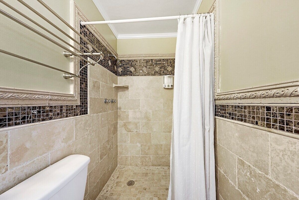 332 Wilton Manors in Wilton Manors