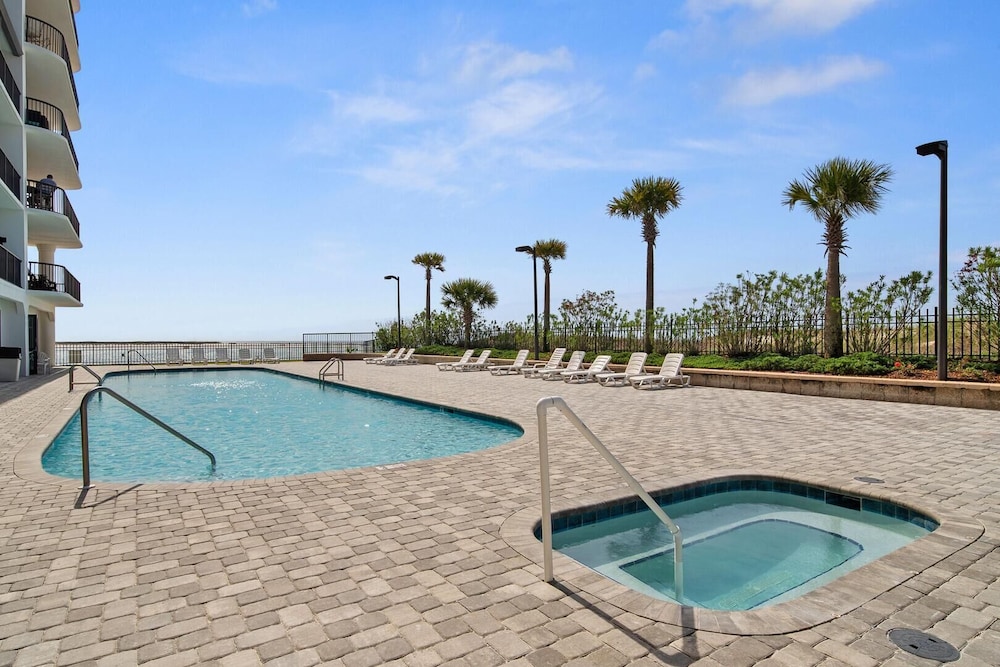 Grand Pointe 602