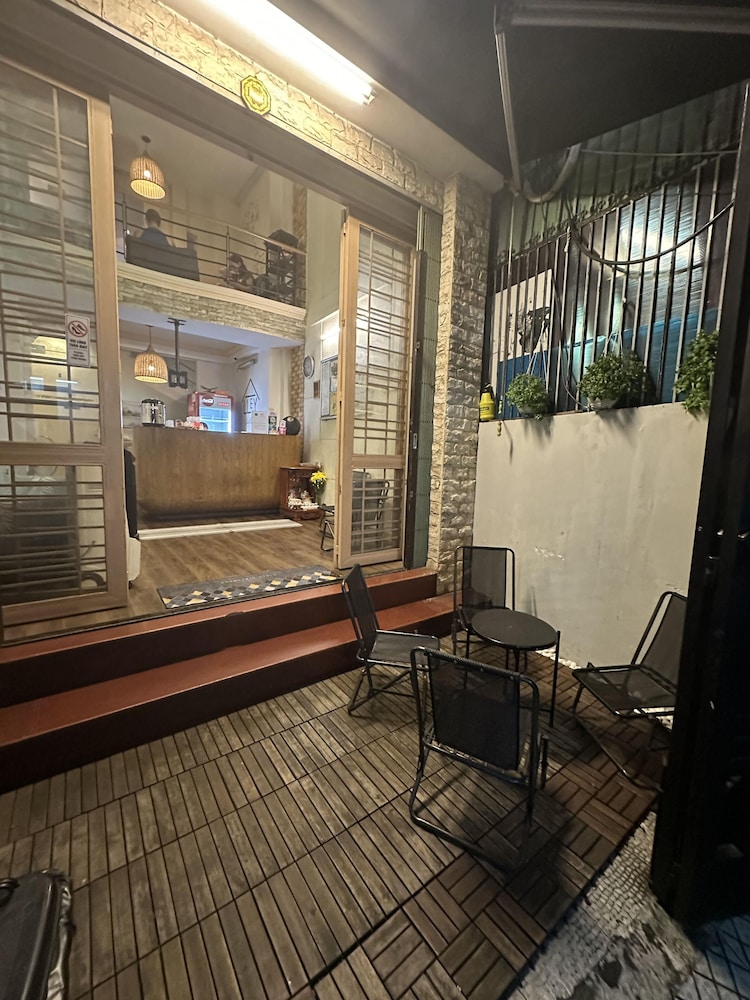 Alleyway Hostel - Adults Only