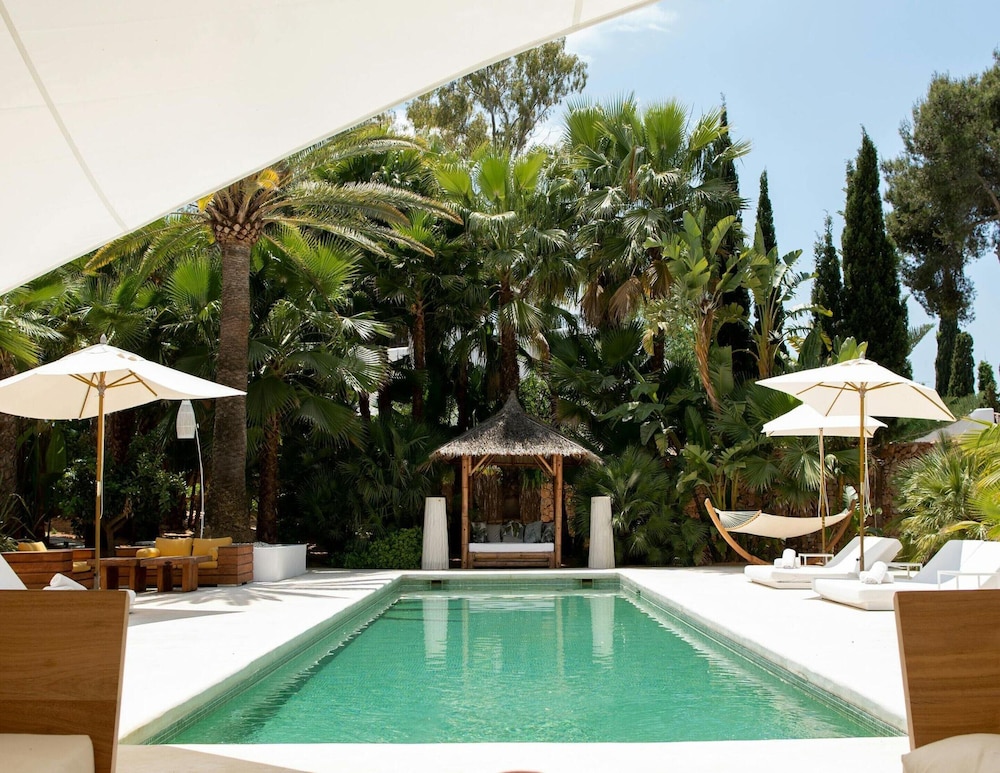 Lavish Villa Near Cala Llonga