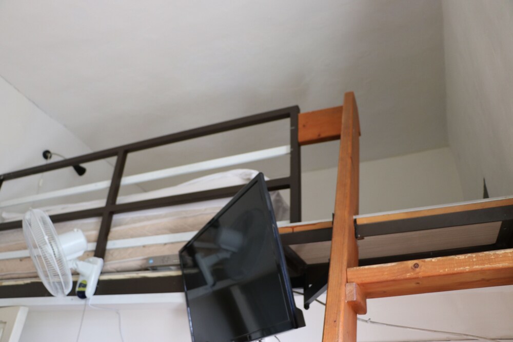Allenby 2 Bed & Breakfast