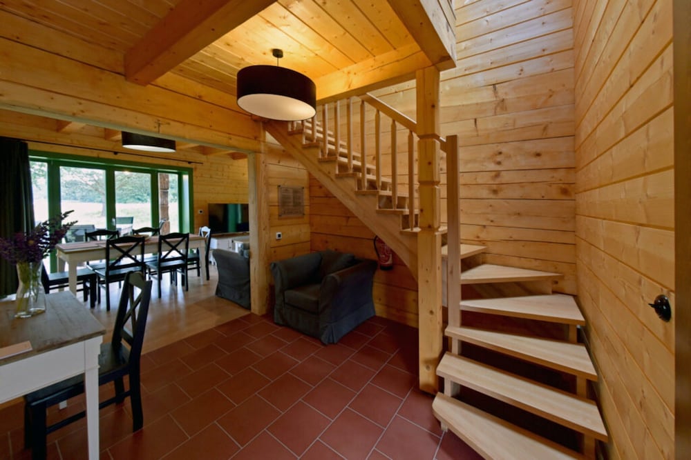 Comfortable Holiday Homes Right on the Lake