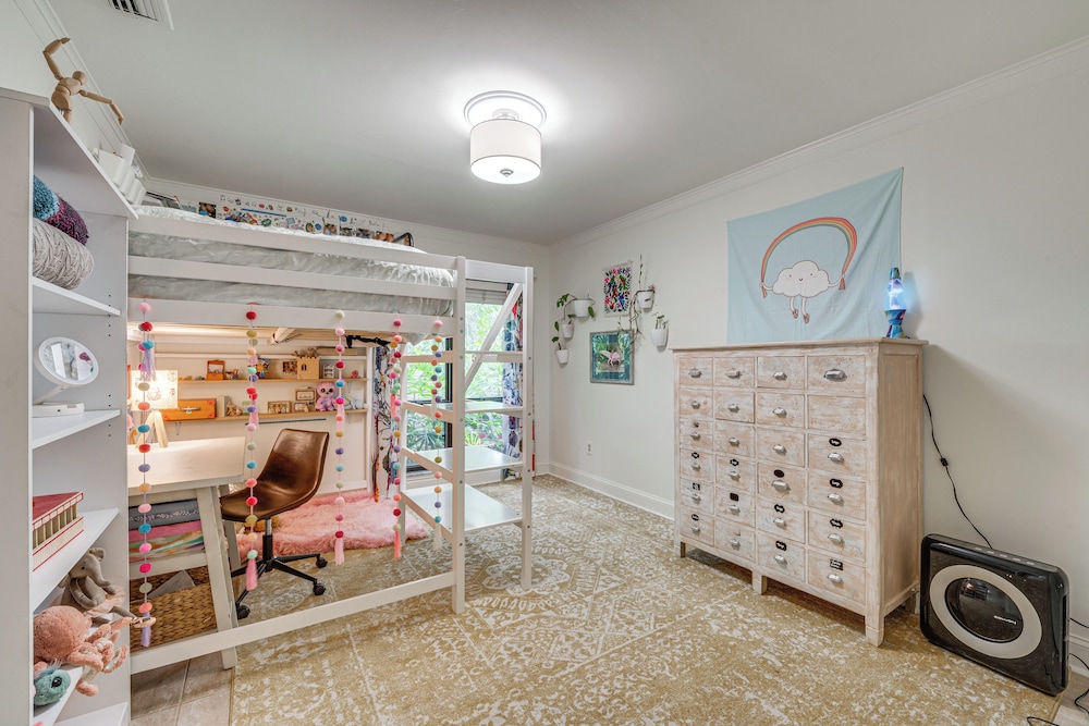10 Mi to Disney World: Lakeside Orlando Getaway!