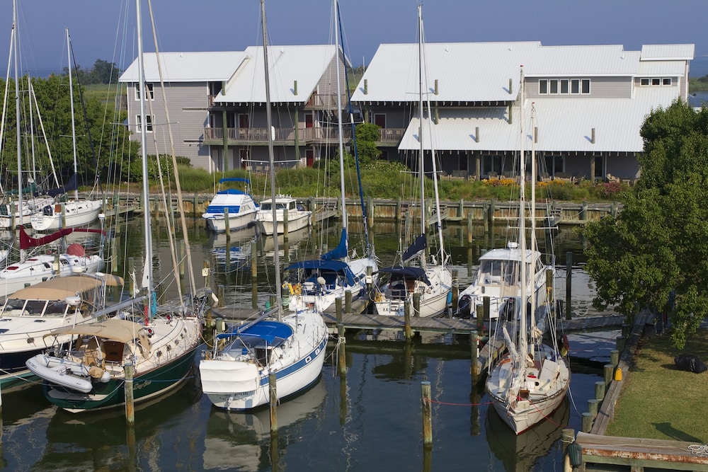Knapps Narrows Marina & Inn