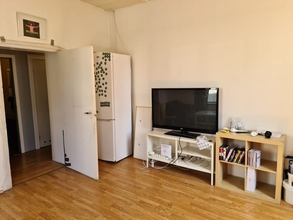 T13 Small Room