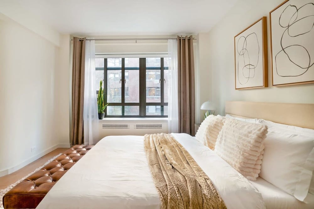 52-3de Newly Renovated 2BR BTH Midtown East