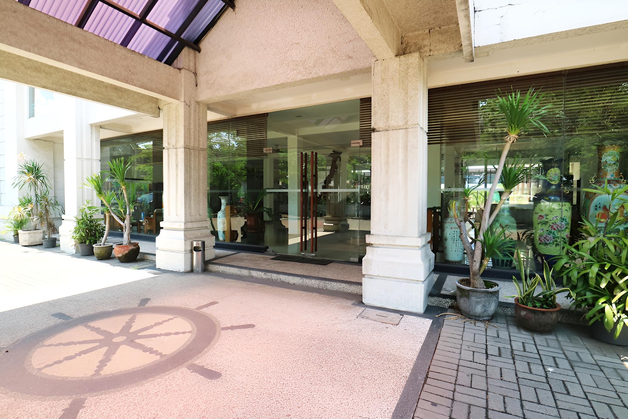 Hotel Pacific