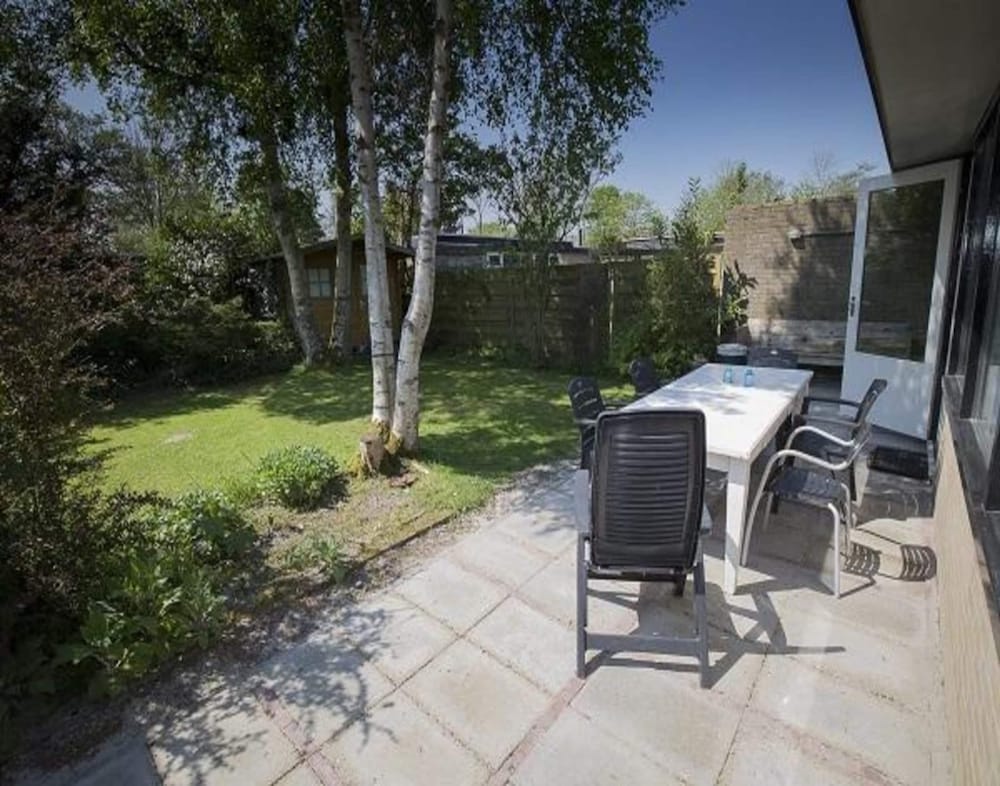 Family Bungalow With Garden
