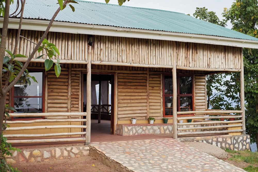 ngirisi hill silverback lodge-bwindi