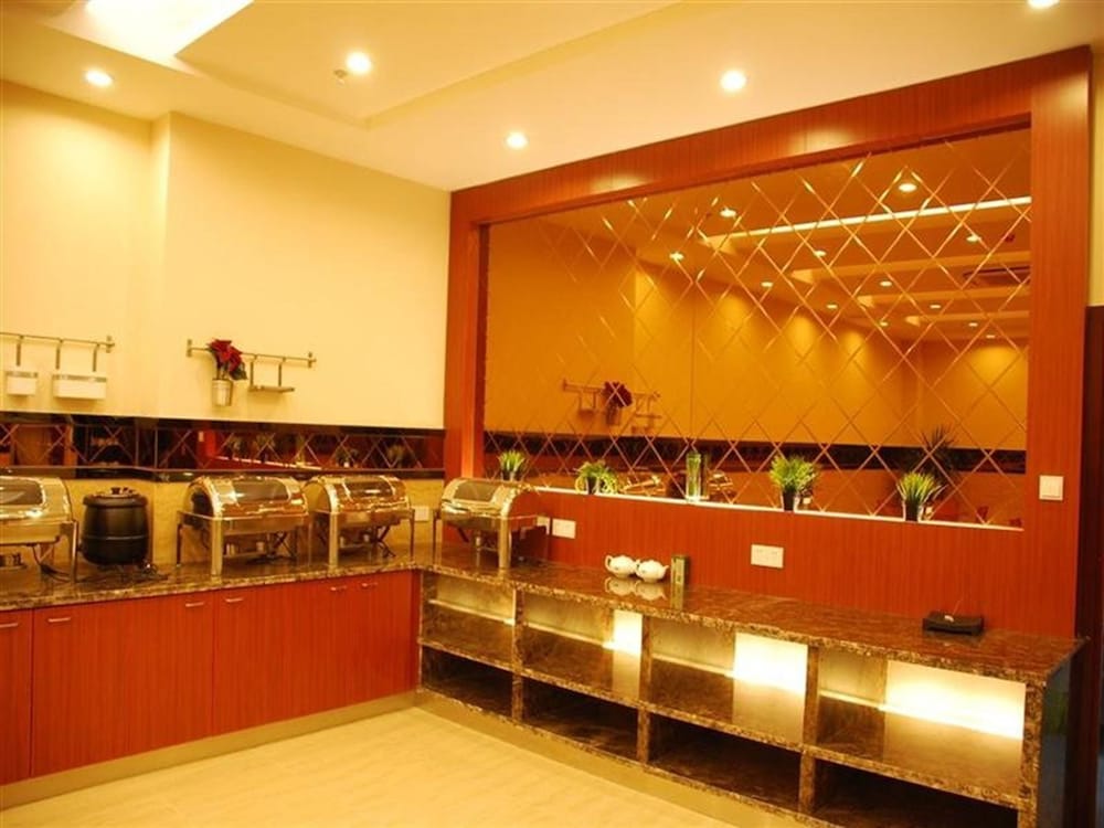 GreenTree Inn Chuzhou Dingyuan County People's Square General Hospital Business Hotel