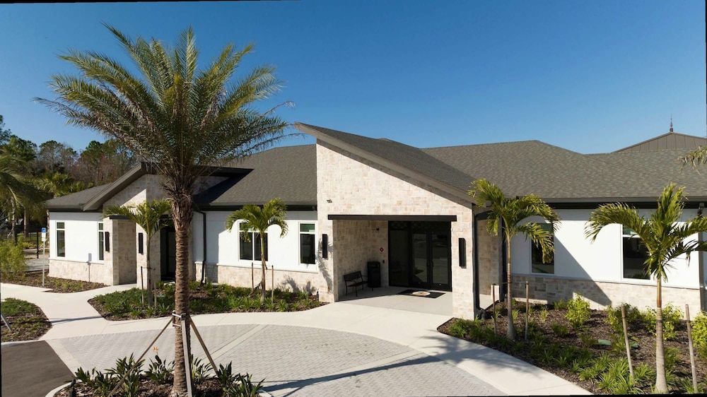 Stunning 4Bd Near Disney w Pool Storey Lake 4369