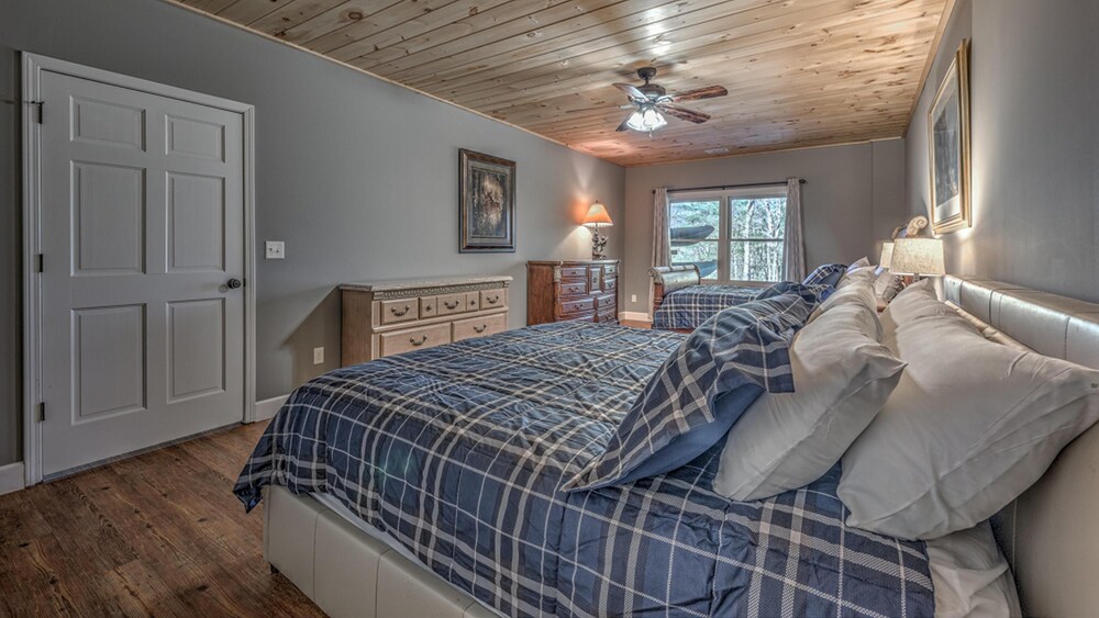 32 Acre Memory Maker by Escape to Blue Ridge