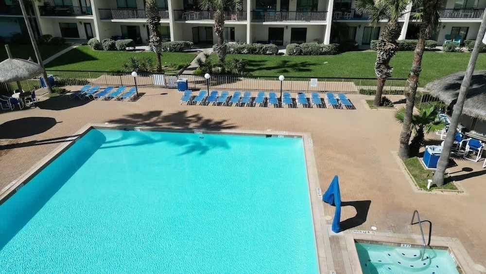 Saida Beachfront Luxe Condo Two Heated Pools 2 Bedroom Condo