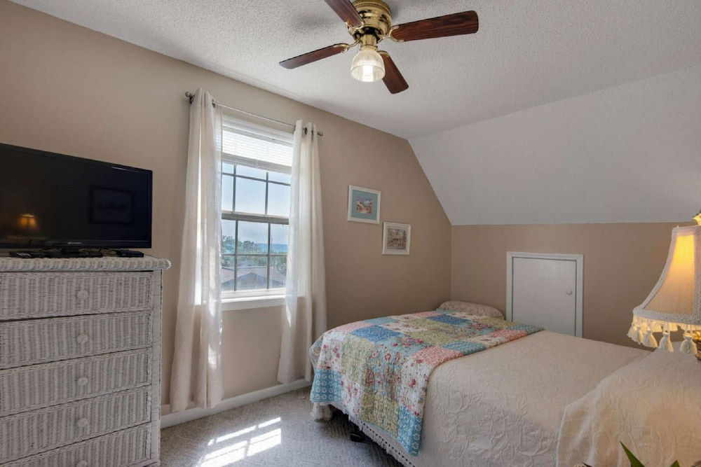Beach Bungalow 3 Bedroom Apartment