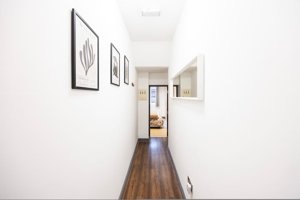 3 Bedroom Apartment by River Thames