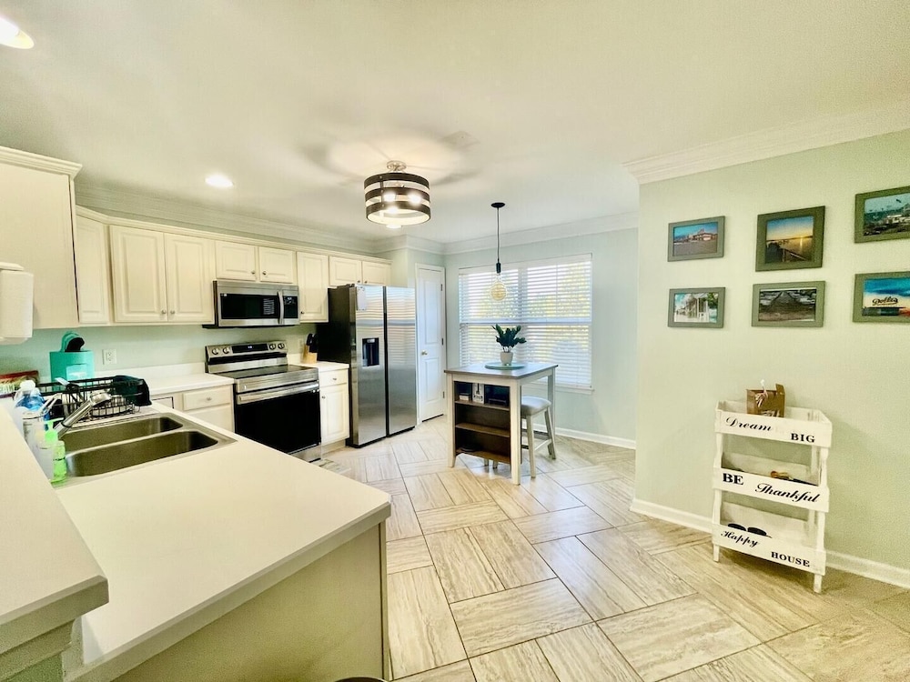 SEA Coast Court 37242