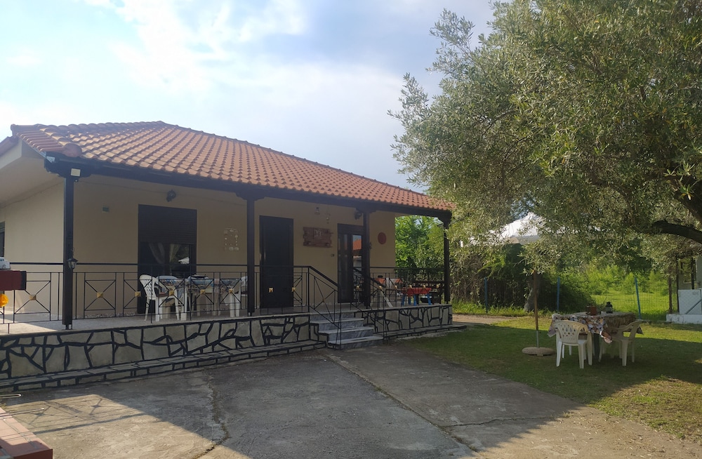 ''Mary's House'' Entire residence Olympiada Halkidiki Near to See 200m! photo 1