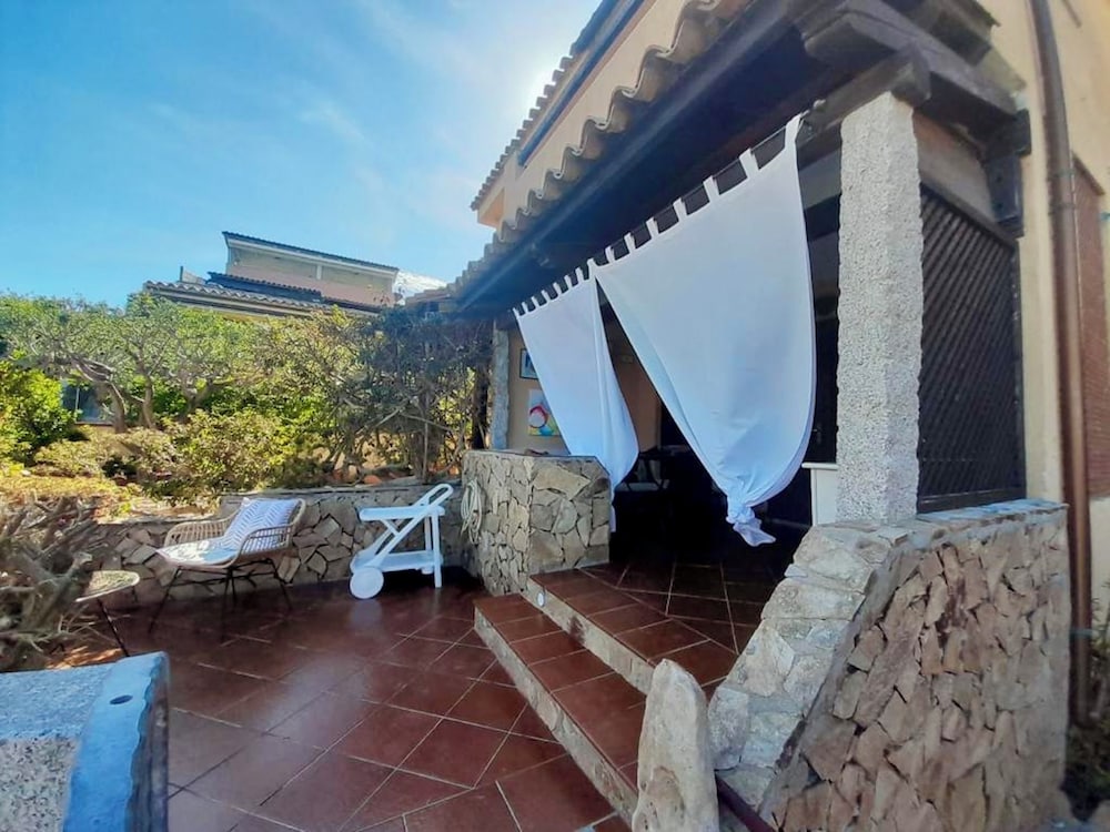 Residence in Marinella just 300 mt from the sea