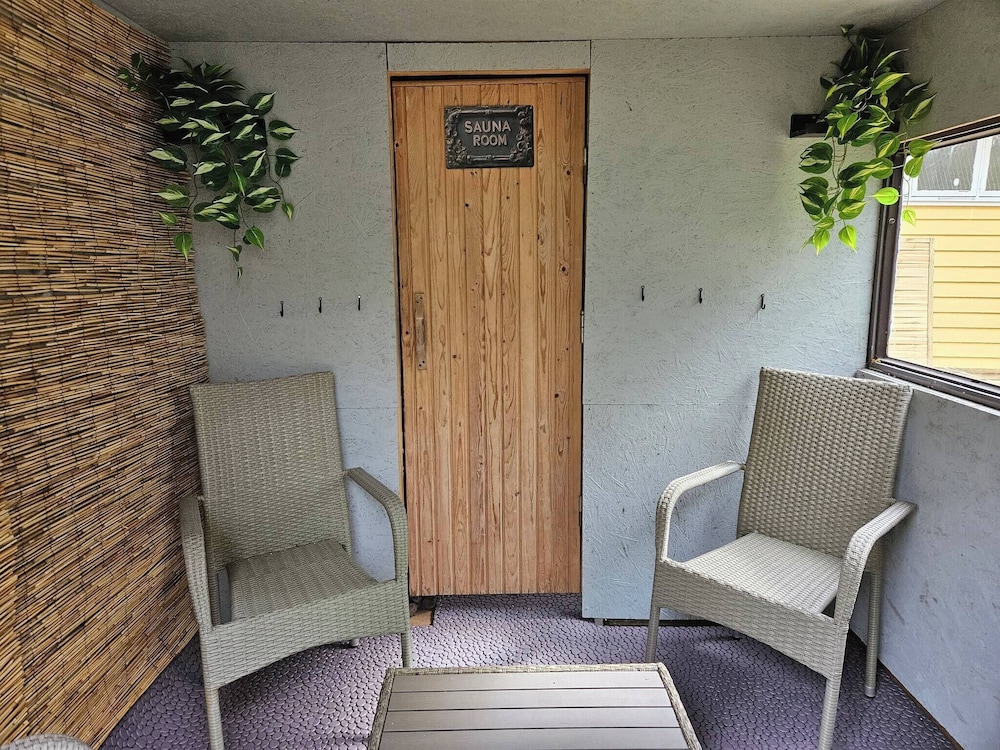 Cottage , Private Sauna for 8 People , 1000m² Garden
