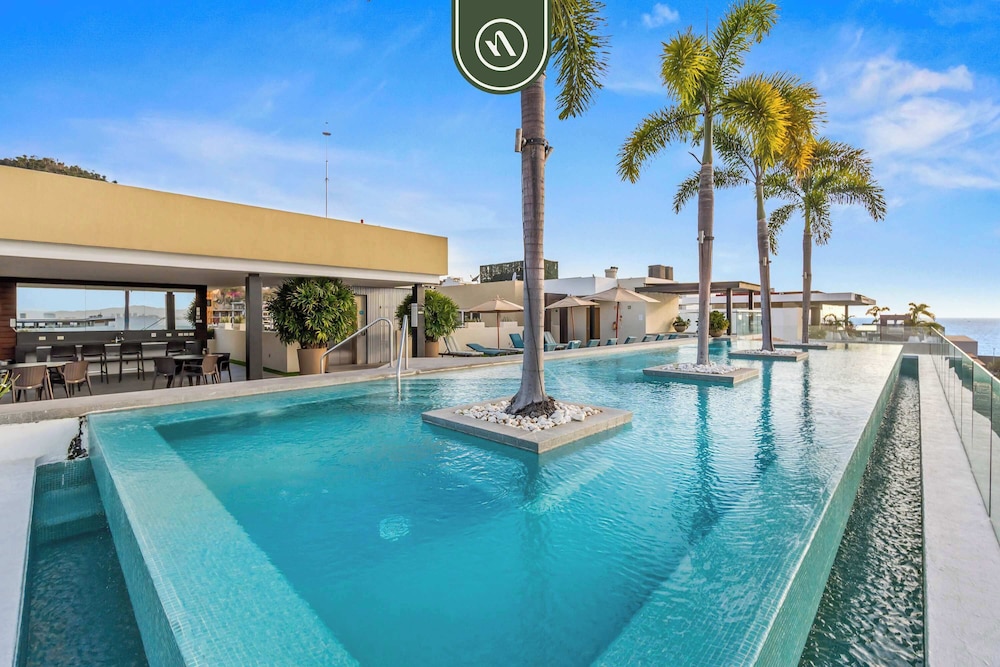 Amazing 1 BR Condo in Romantic Zone - Rooftop Pool