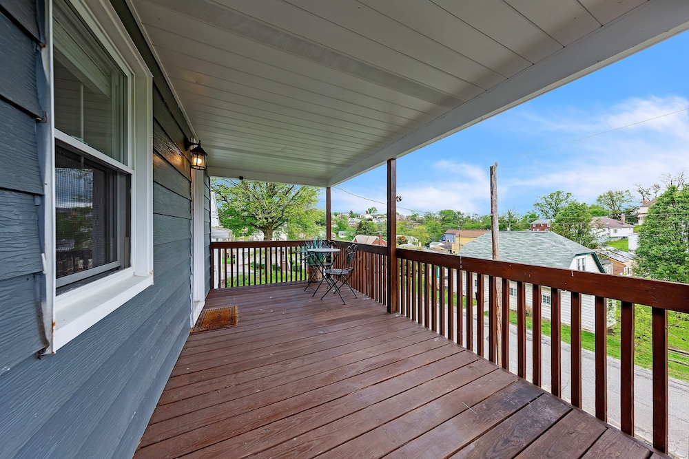 Pet-friendly 4br Near Kennywood & Pittsburgh 4 Bedroom Home