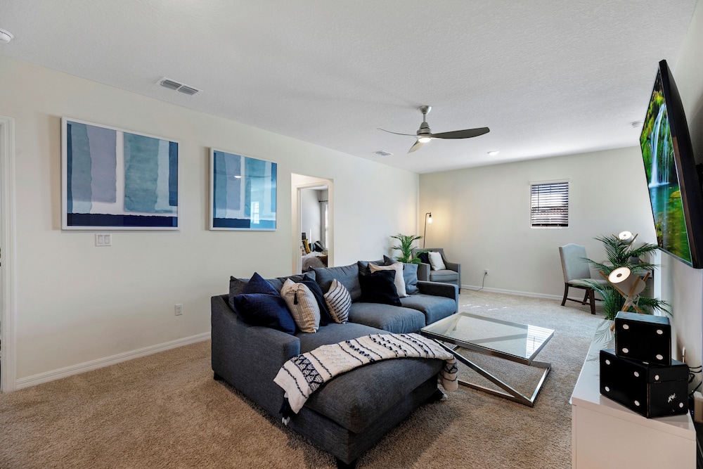 Solterra- LakeView - Private Pool & Spa
