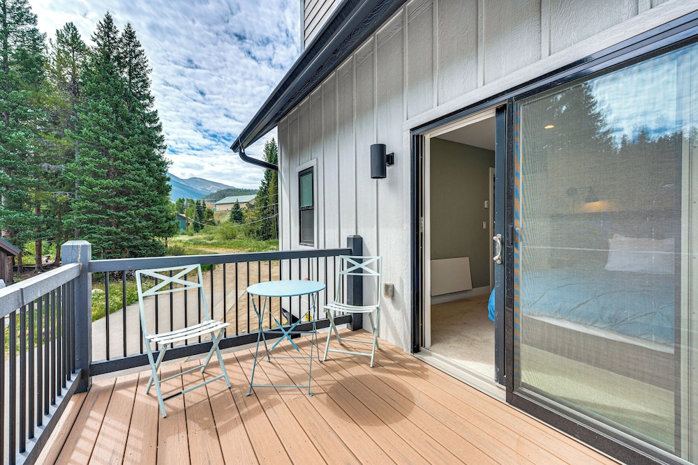 Ski-in/ski-out Gemini Lift Access! Home w/ Hot Tub