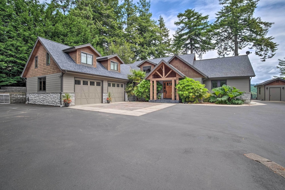 Luxe Coos Bay Escape w/ Patio + River Views! view 2