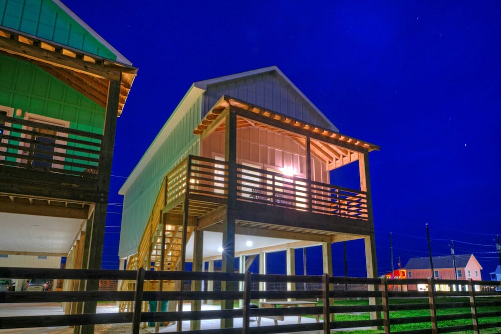 Sleeps 26 2 Homes w/ Waterfront Pool + Boat Dock Laguna Village Escape