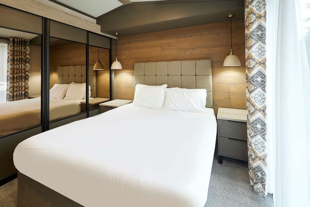 Host Stay Falconers Lodge