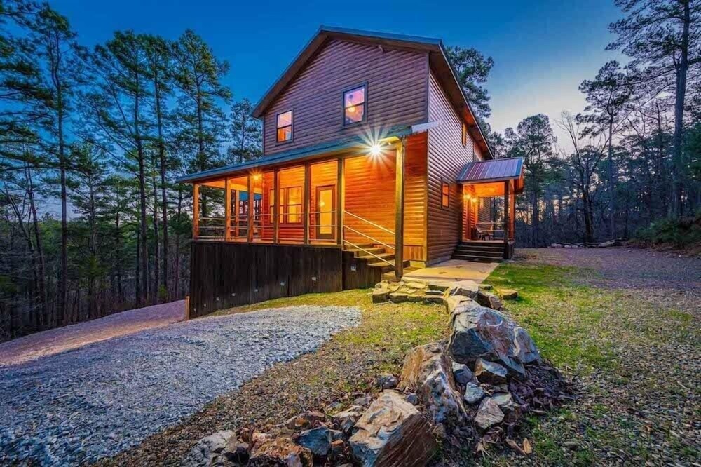 Mountain Fork Lodge With Wifi and Fire Pit by Redawning view 5