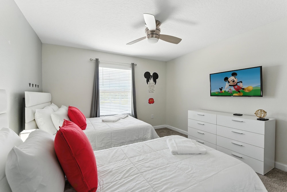 Comfort Stay With Pool Near Attractions