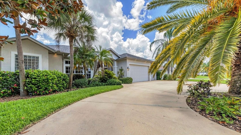 Rotonda West 3 Bedroom Private Pool/Spa Vacation Home. Only 10 miles to Gulf Beaches 3 Home