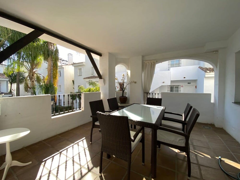 2 Bedroom With Pool View F-7